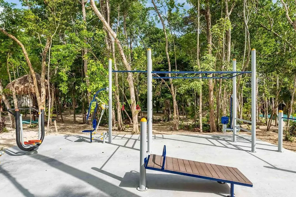Lovely Cozy Apt W/Pool 2 Bedrooms. Great Location! Puerto Morelos Apartamento